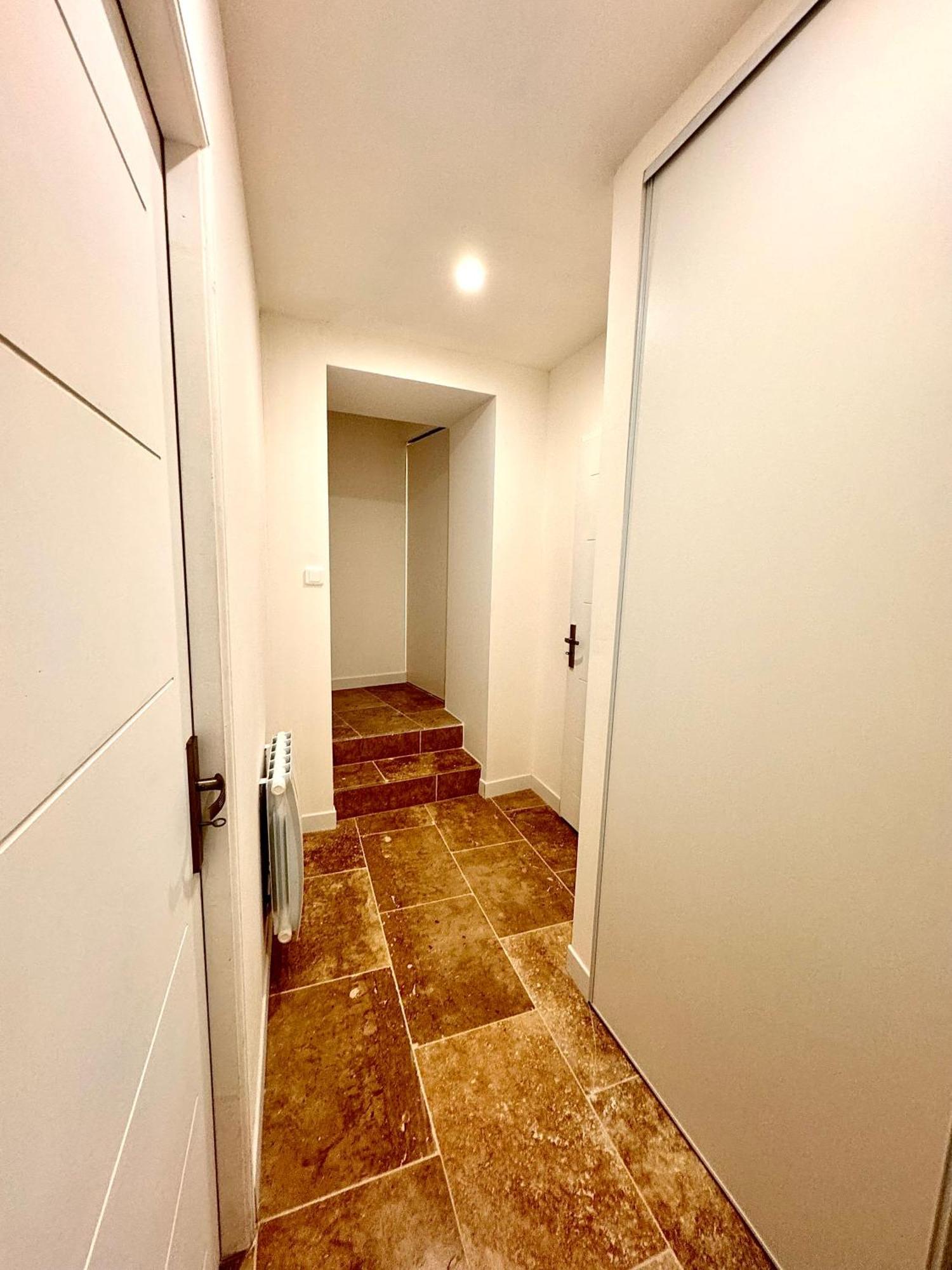Apartmán Place De Parking Au Pied Du Logement - Spacieux Et Atypique Orléans Exteriér fotografie