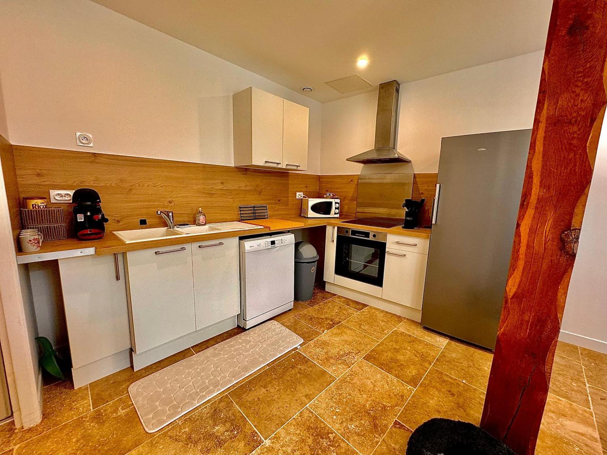 Apartmán Place De Parking Au Pied Du Logement - Spacieux Et Atypique Orléans Exteriér fotografie