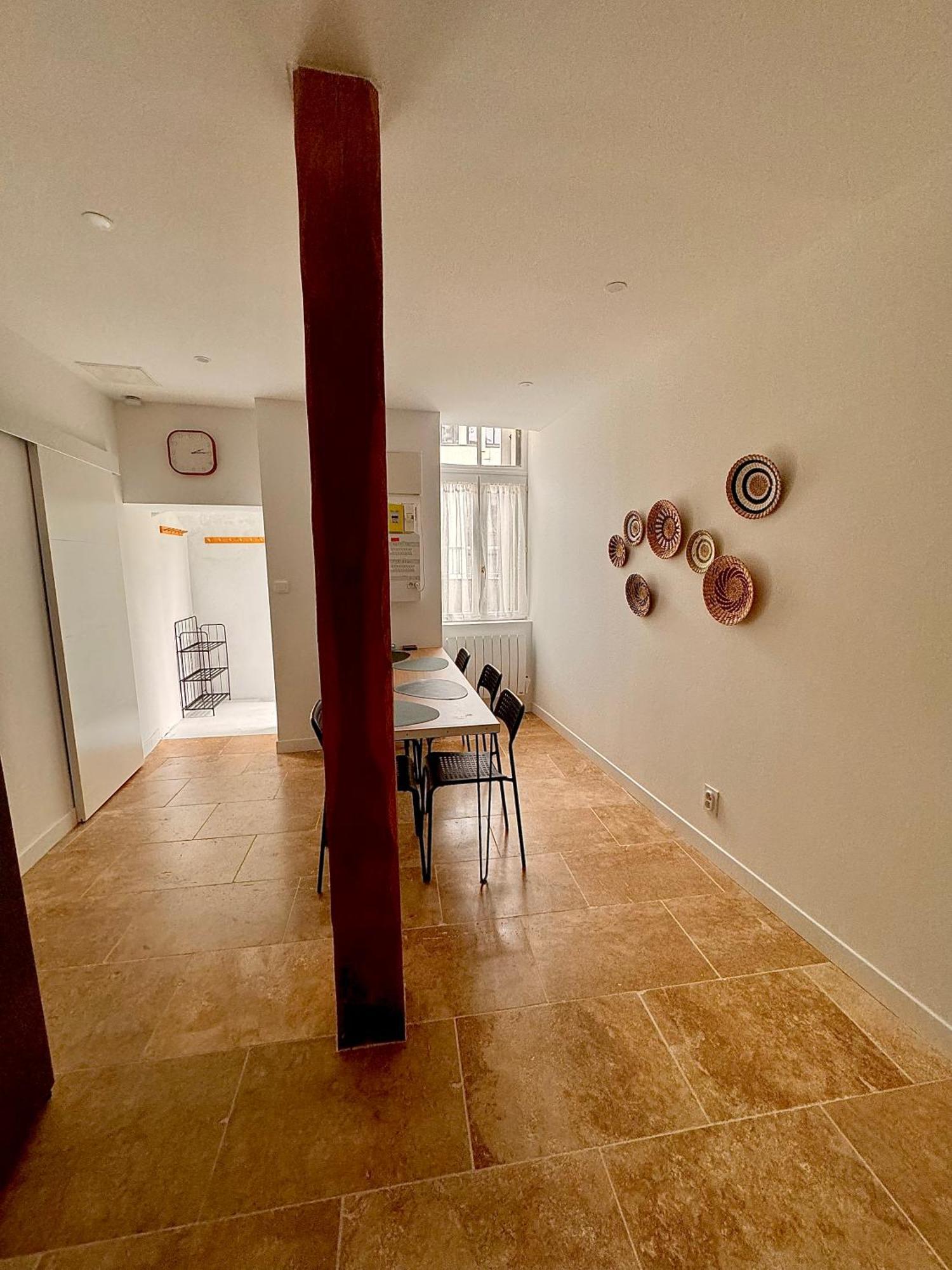 Apartmán Place De Parking Au Pied Du Logement - Spacieux Et Atypique Orléans Exteriér fotografie